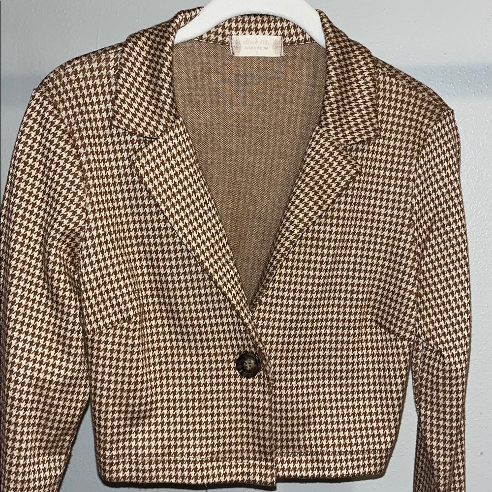 Altar’d State Tan Houndstooth Blazer size small